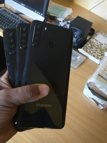 Samsung Galaxy A21 32gb Cuatro Camara Negro Internacional 