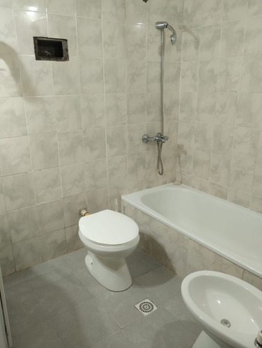 Duplex 3 Amb. Con Balcon Aterrazado Baño Y Toilette
