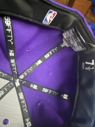 Gorra Original Lakers Edición Especial 7 1/2 Morada Morado 7 1/2 Lisa