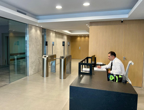 Alquiler Oficina 100m2 En Cabildo Park - Divisiones Blindex Open Space.