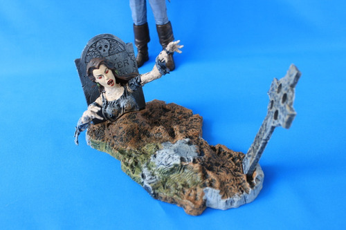Van Helsing Universal Monsters Diamond Select (Usado)