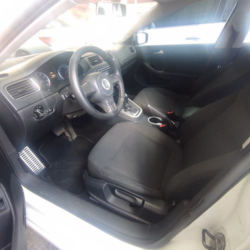 Imagen 7 de 14 de Volkswagen Jetta Mkvi Style Active 2013