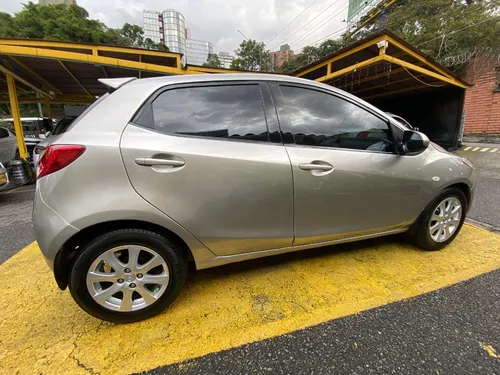 Mazda 2 1.5 15hm8 2010