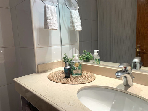 Arriendo Dpto. De 3 Dorm. Mas Servicios En Las Condes