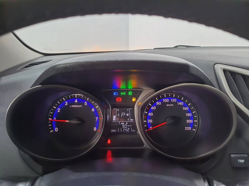 Imagem 6 de 8 de Hyundai Hb20x 1.6 16v Premium Flex 4p Automático