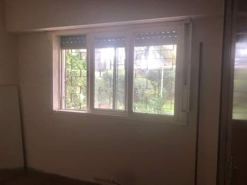 Casa En Venta - 2 Dormitorios 2 Baños - Cochera - 383mts2 - Ituzaingó