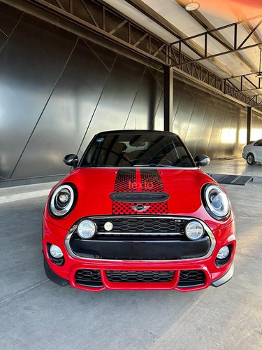 Mini John Cooper Works 2.0 Hot Chilli At