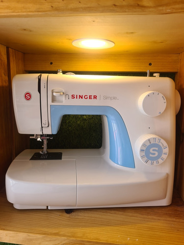 Maquina Singer Simple 3221 