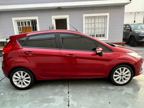 Imagen 13 de 21 de Ford Fiesta Kinetic Design 2018 1.6 Se 120cv