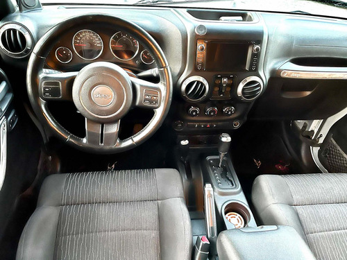 Imagen 9 de 18 de Jeep Wrangler 2011 3.8 Sport Unlimited 199cv Atx