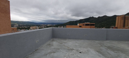 Imagen 14 de 22 de Penthouse Urb. La Trigaleña Valencia 0412-4860923.