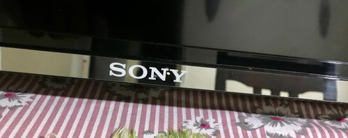 Imagen 3 de 5 de Tv Sony Led Mod. Kdl32r400a Pantalla Rota