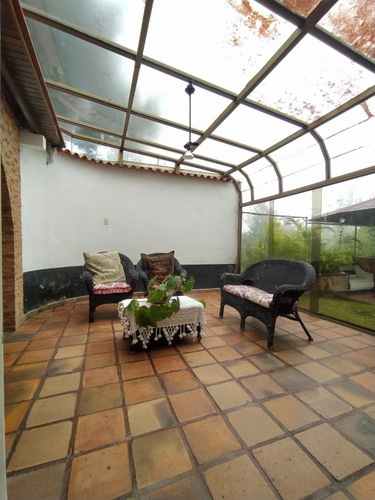 Best House Vende Linda Casa En La Cooperativa Guaicaipuro, Los Teques.