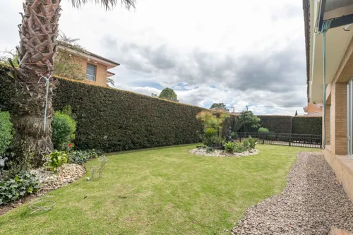 Casa En Arriendo/venta En Canelon. Cod A20472