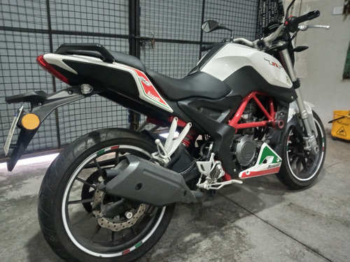 Imagen 8 de 21 de Benelli Tnt 25 250 Año 2017 Impecable Original Segundo Dueño