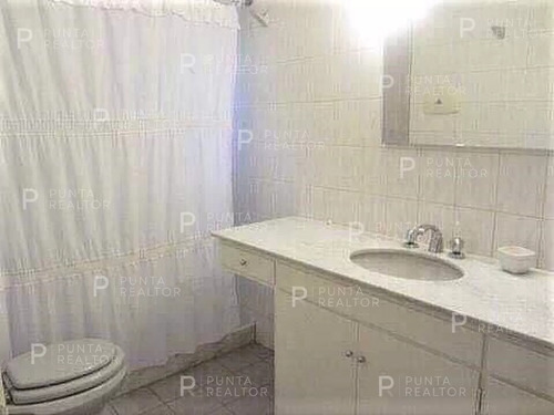 Casa En Venta En Playa Mansa, Punta Del Este, Uruguay