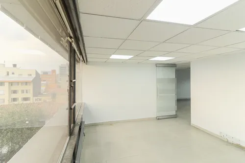 Oficina En Arriendo En Centro Internacional. Cod A1094006