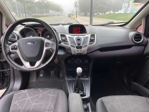 Imagen 11 de 14 de Ford Fiesta Kinetic Design 2012 1.6 Design 120cv Titanium