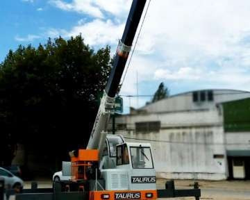 Imagen 5 de 8 de Grua Telescopica Movil Taurs Gt 6 Toneladas