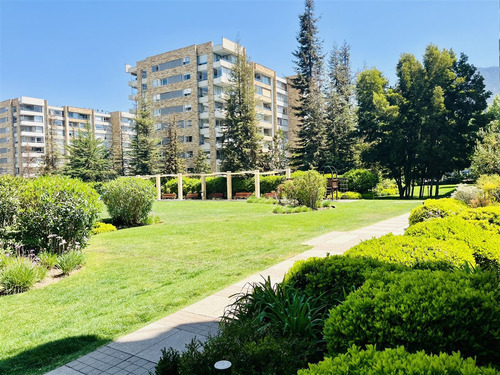 En Condominio: Colegio Manquehue / Sport Francés