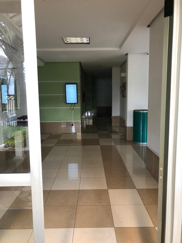 Apto 2 Dorms Próximo Av Itinguçu, Metro Patriarca, Comércios