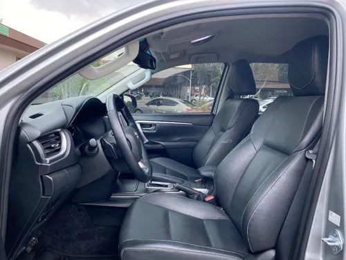 Toyota Fortuner Srv 2.4 Diesel 4x2 At 2023