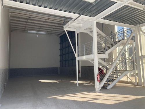 Arriendo Bodega Nueva C/of De 338 M2 En Parque Industrial, S