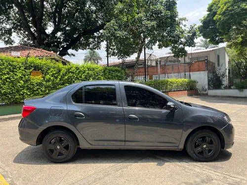 Renault Logan 1.6 Expression / Life +
