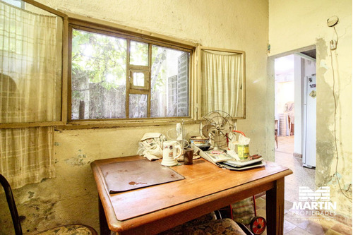 Casa En Venta En Martínez, 3 Ambientes, Ideal Para Refaccionar/ampliación. Lote 171 M2.