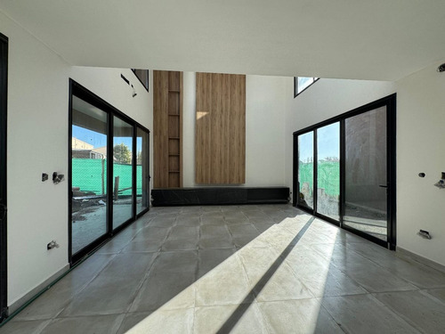 Casa A La Venta En Barrio Alma Gardenia- Lote A2
