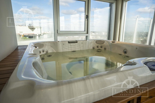 Departamento Con Increíbles Vistas Al Río En Piso 15 En Alquiler