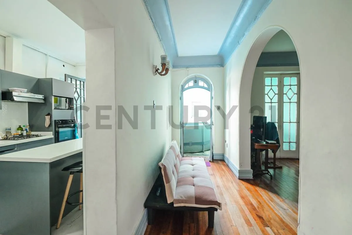 Imagen 2 de 28 de Casa Grande Y Remodelada En Santiago Centro