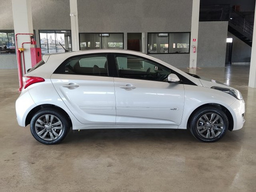 Hyundai HB20 HB20 1.6 COMFORT PLUS 16V FLEX 4P AUTOMÁTICO