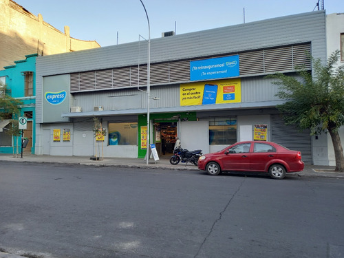 Jose Miguel Carrera A Pasos De Estación Toesca.