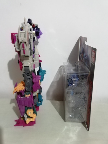 Abominus Transformers Combiner Wars Power Of The Primes 5en1 (Usado)