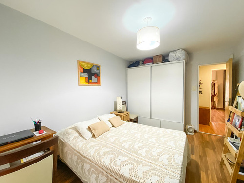 Casa De Dos Dormitorios Con Psicina Y Quincho En Venta A Dos Cuadras De Pellegrini