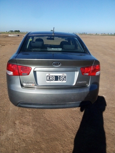 Kia Cerato Forte 1.6 Ex F 2011