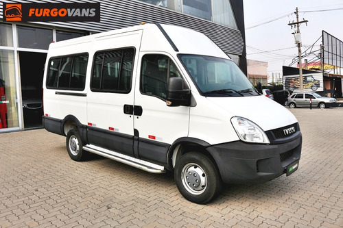 Imagem 1 de 14 de Iveco 2018 Daily 45s17 Minibus 16 Passageiros Branca (6450)