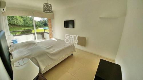 Amplio Depto, Con El Estilo De Una Casa Pero La Seguridad De Un Edificio!- Ref: 1468
