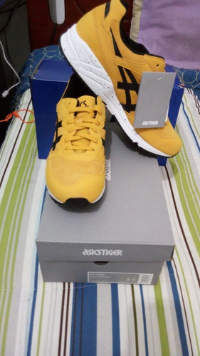 tenis asics mostarda