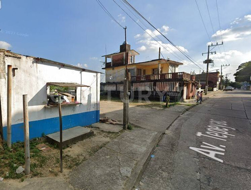 Se Vende Terreno Con Construcción En Col. Brunet, Nanchital