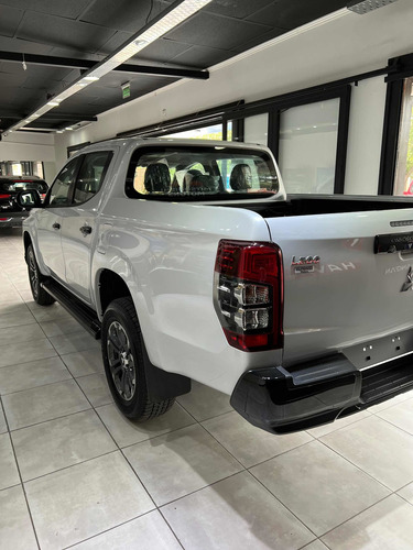 Imagen 7 de 18 de Ford Ranger Mitsubishi L200 2023 2.4 Di-d 181cv