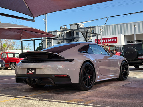 Porsche 911 Carrera Gts 2025