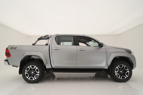 Toyota Hilux Pick-up 2.8 Cd Srx 204cv 4x4 At Cr7