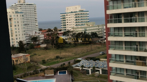 Torre Esmeralda A Metros De Playa Brava- Ref: 3066