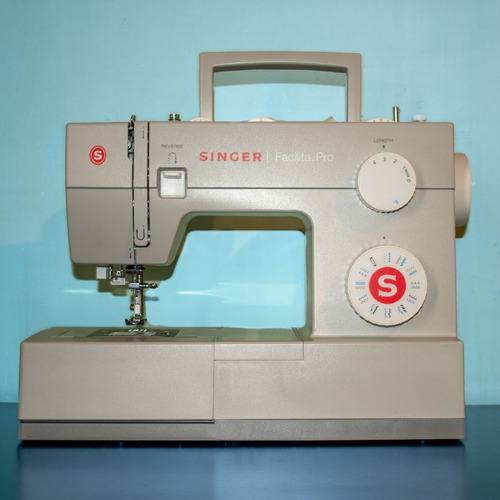 Máquina De Coser Recta Singer Facilita Pro 4423 Gris