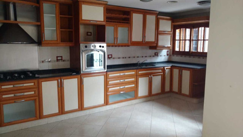 Imagen 5 de 13 de Casa En Venta Banfield Centro 4 Dormitorios Garage Permuta