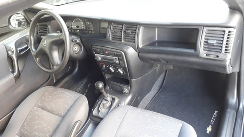 Chevrolet Vectra 2000 2.2 Gl 4p