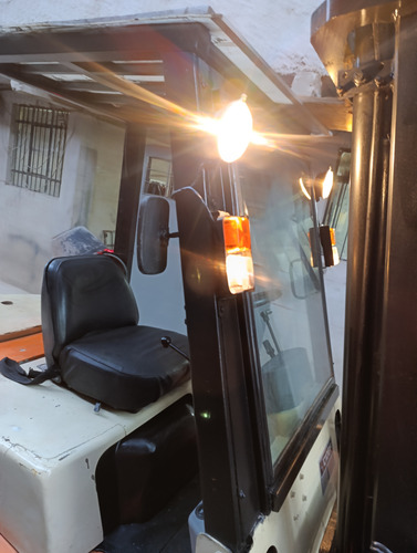 Autoelevador Nissan Fd30