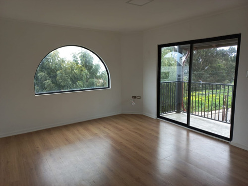 Hermosa Casa Con Piscina En Bosques